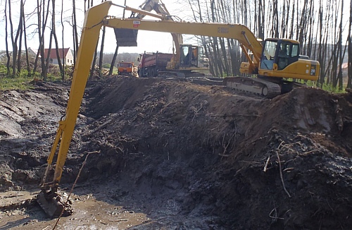 Épület bontás feladathoz illő technológiával, akár csendes beton roppantássl is